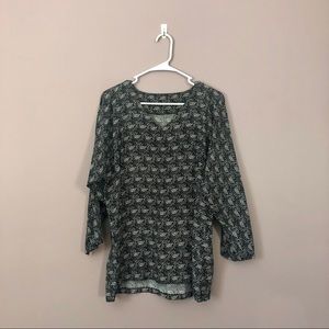 Slouchy patterned blouse with 3/4 length sleeves